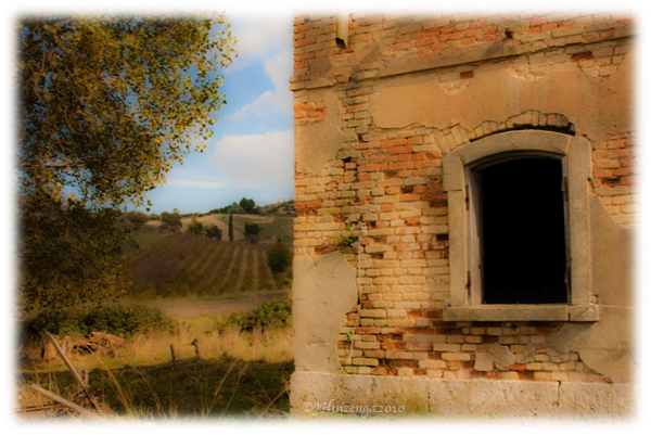 Abandoned house in the countryside in southeast Sicily, copyright Jann Huizenga