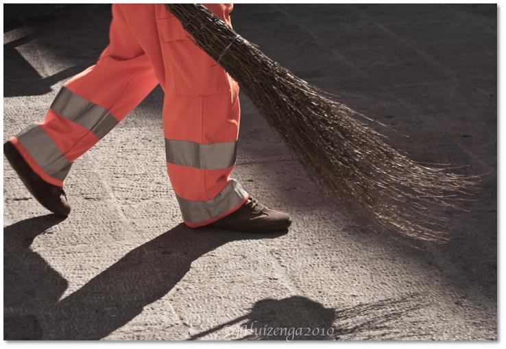 Street Sweeper in Sicily with Twig Broom, copyright Jann Huizenga