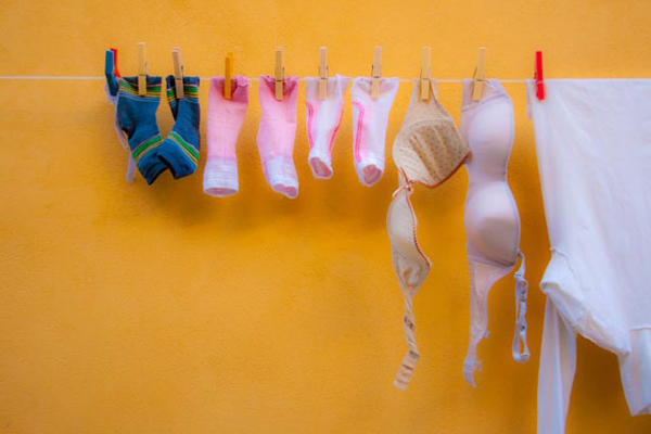 Laundry in Sicily, copyright Jann Huizenga