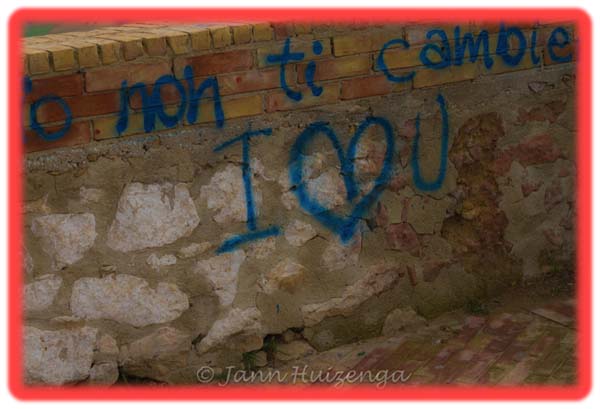 Love Graffiti in Sicily, copyright Jann Huizenga