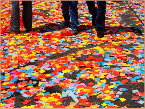 Confetti in Palazzolo, Sicily, copyright Jann Huizenga