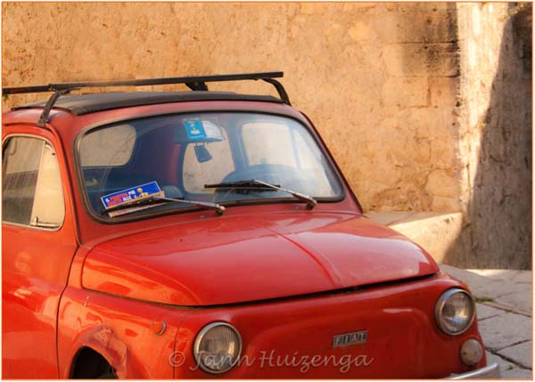 Orange Fiat 500 in Sicily, copyright Jann Huizenga