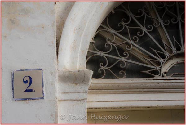 House number in Sicily, copyright Jann Huizenga
