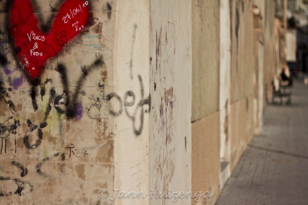Heart Graffiti on Wall in Sicily, copyright Jann Huizenga