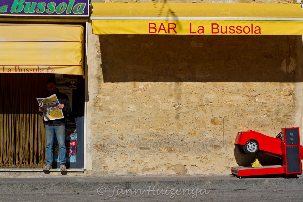 Bar in Niscemi, Sicily, copyright Jann Huizenga