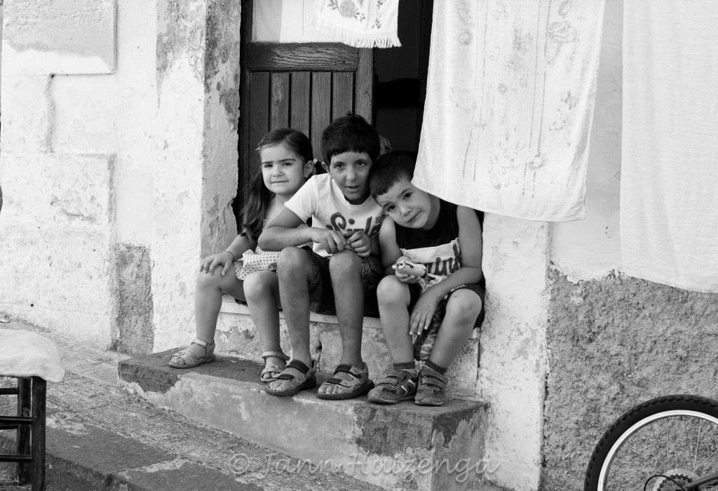 Summertime Stoop Sitters in Southeast Sicily, copyright Jann Huizenga