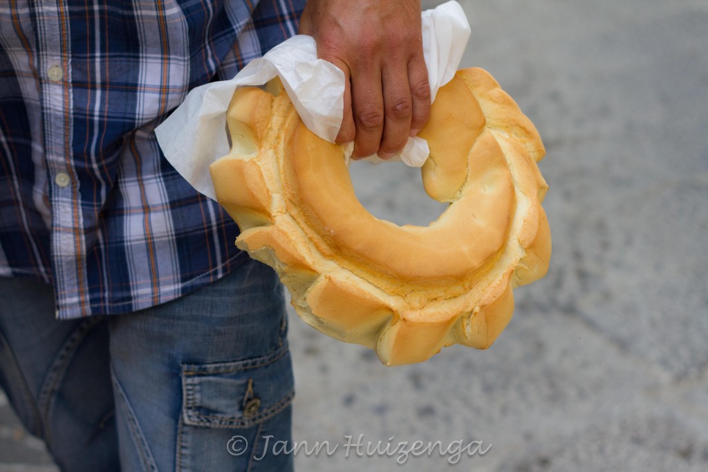 Ring of Sicilian Bread, copyright Jann Huizenga